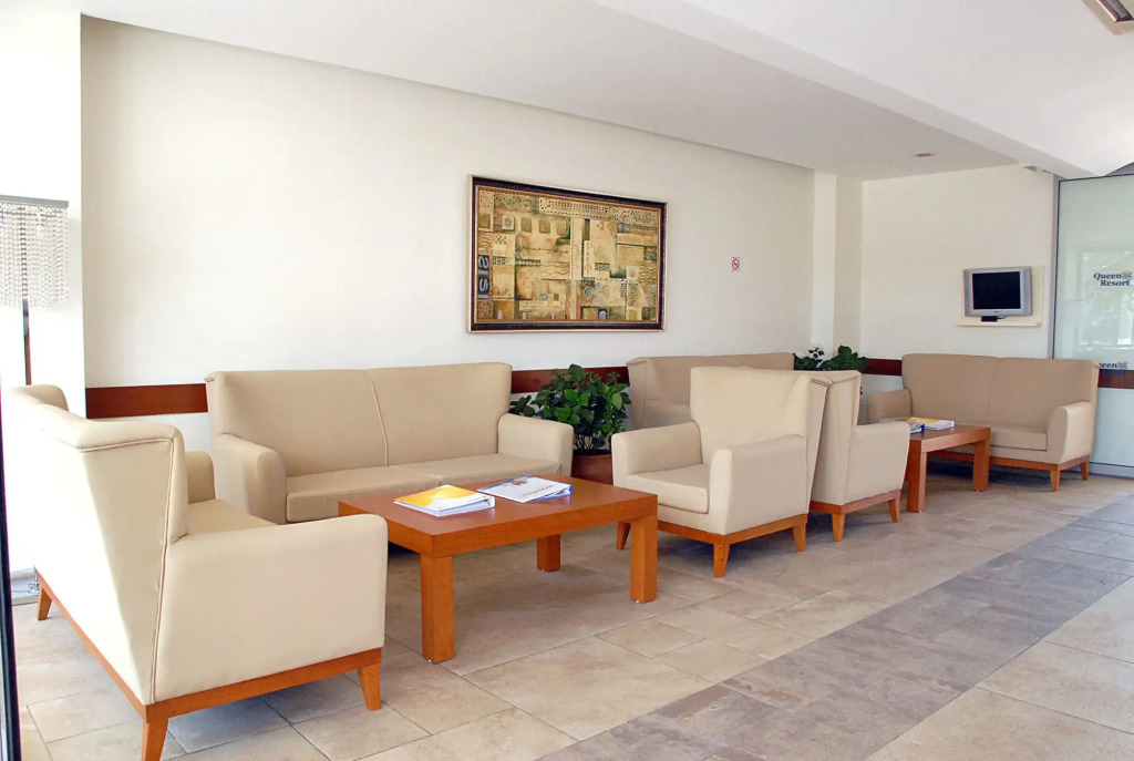 Queen Resort