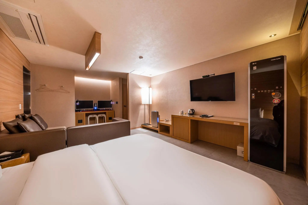Valentine Hotel