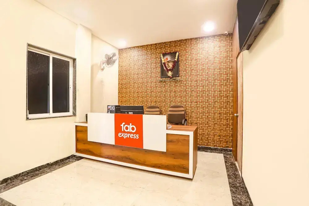 FabHotel Dreamz Inn