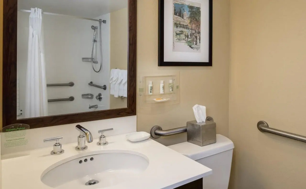 Drury Inn & Suites St. Louis Forest Park