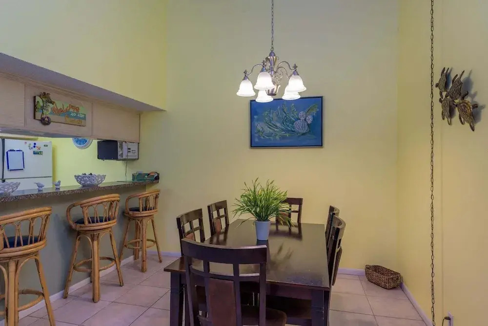 Tiki 215 - Cozy 1br Condo With King Bed Sleeps 4 1 Bedroom Condo