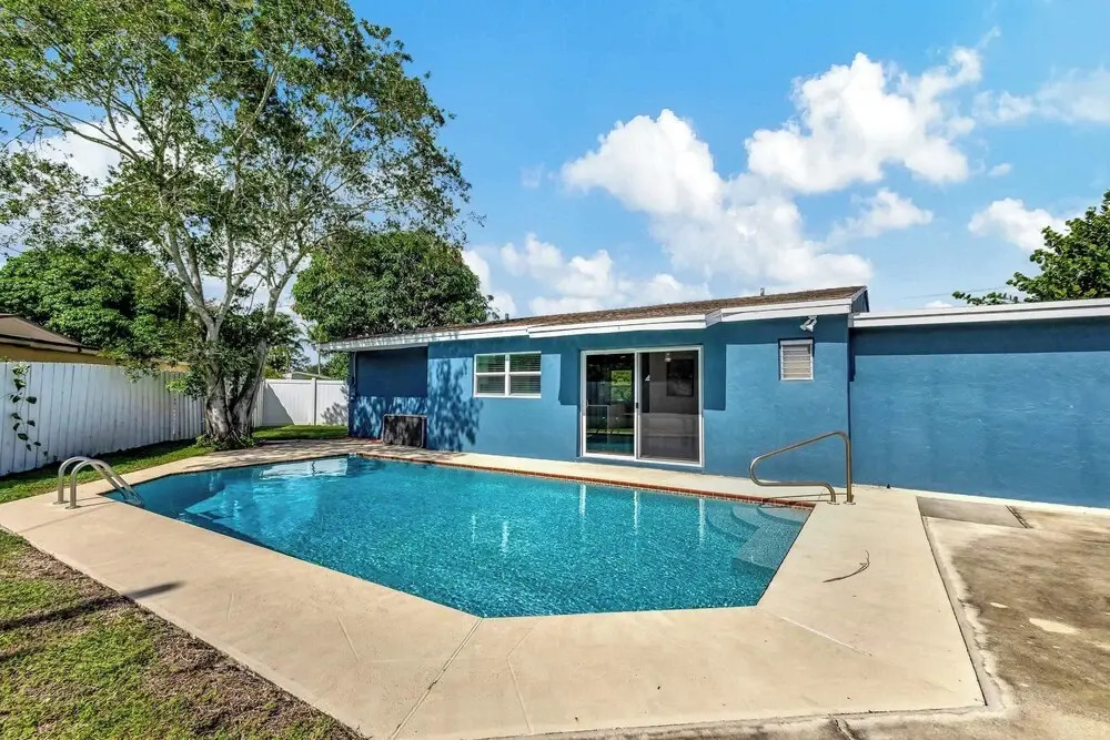 Sunshine Villa - with Private Pool