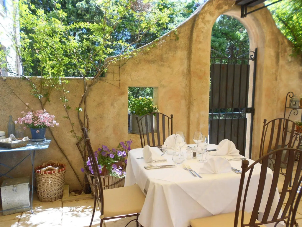 Hotel La Bastide dEygalières