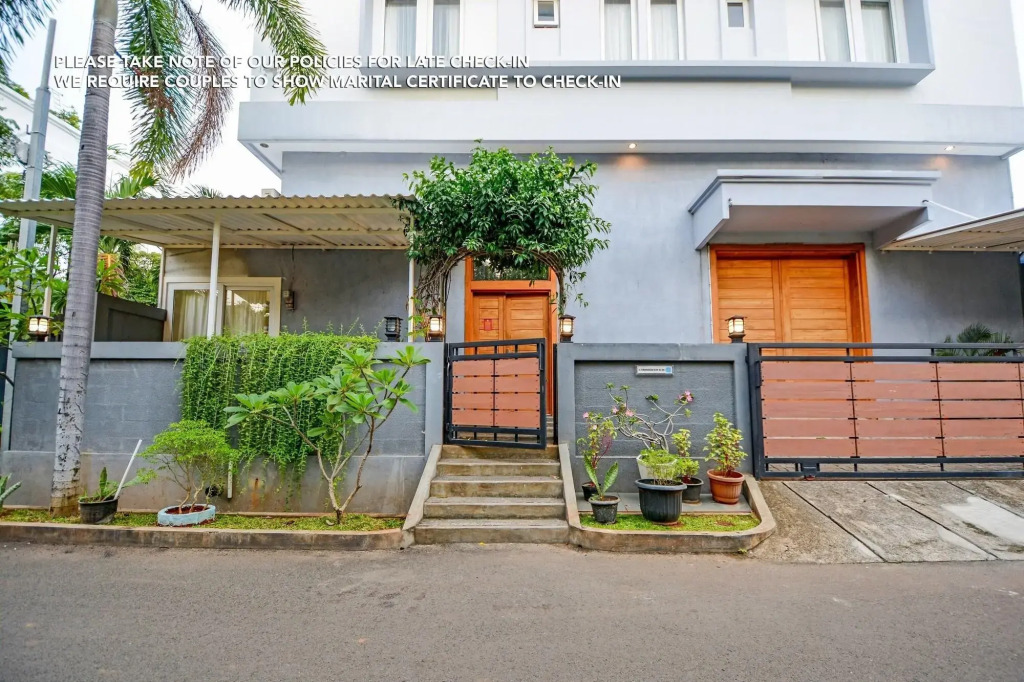 ZEN Rooms Puri Indah Syariah