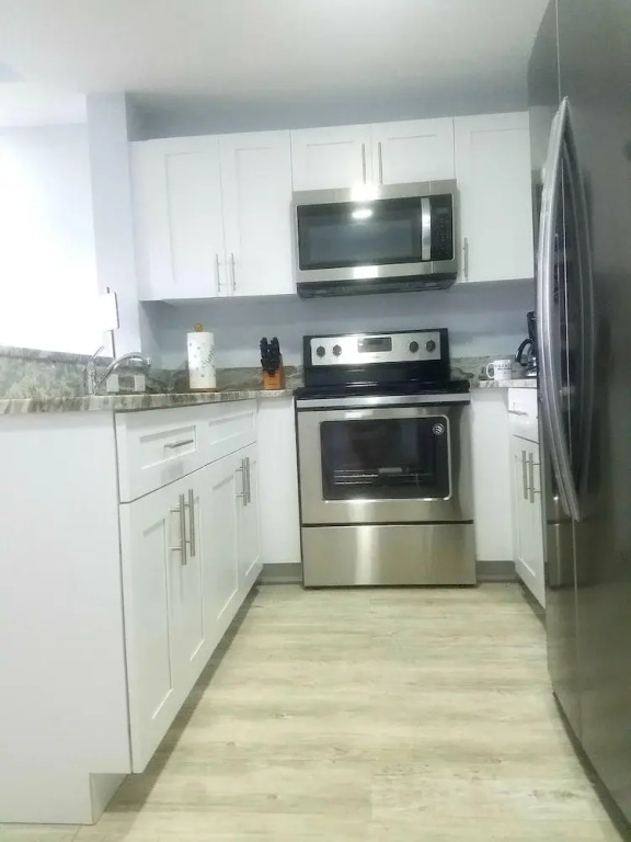 Vistalmar Queen Deluxe - One Bedroom Apartment