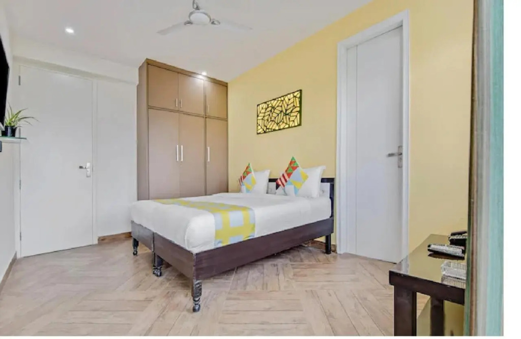 NUAB House - Near Fortis, MAX, MEDANTA, Paras Hospitals and HUDA Metro