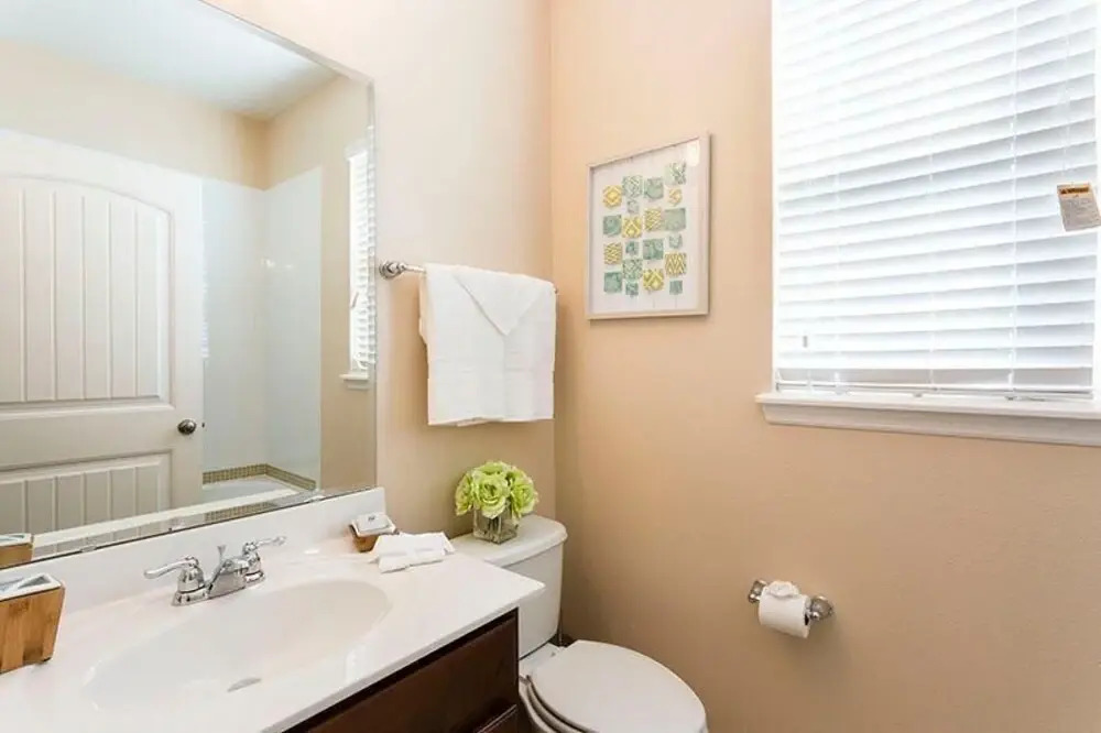4221 Oakview Drive 6 Bedroom Home