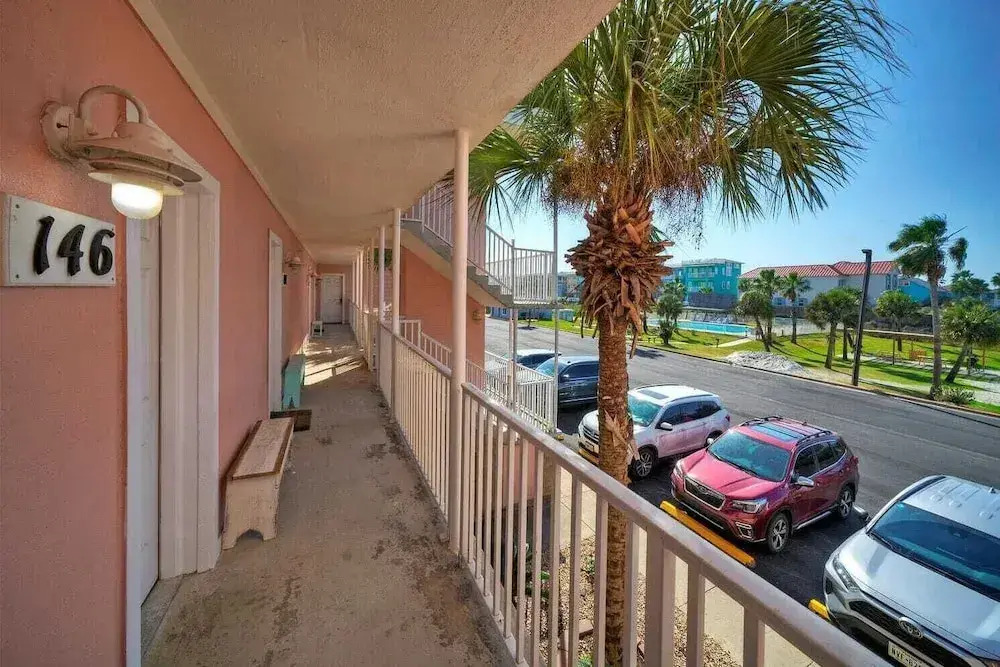 Ocean View w/ Pool, Tennis/pickleball, Beach Access Summer Love by Avantstay