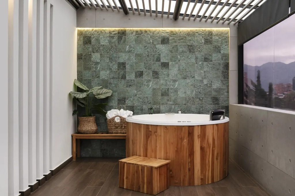 Hotel Black Tower Premium