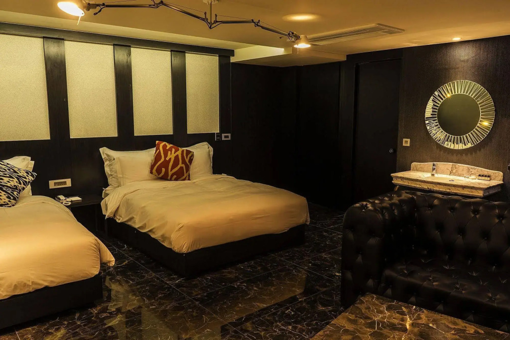 Richwell Hotel