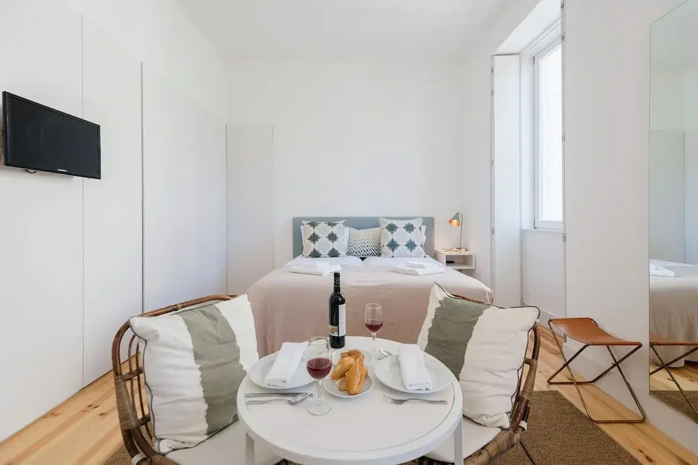 JOIVY Chic studio w/city view in Santa Catarina, 10mins from São Bento Palace