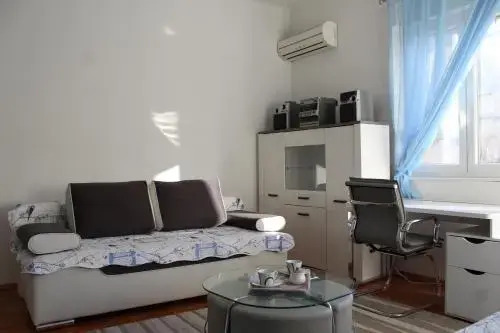Cozy Apartment Mihaela