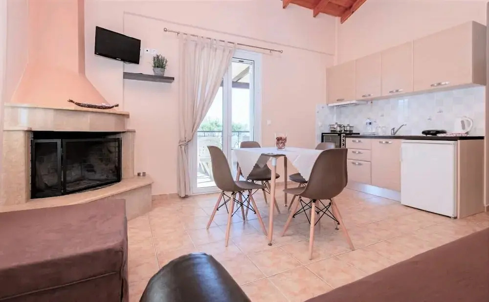 Lagouvardos Beach Apartments