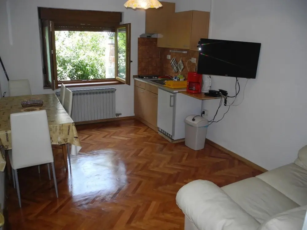 Apartment Jasminka 4 1 pax Dole