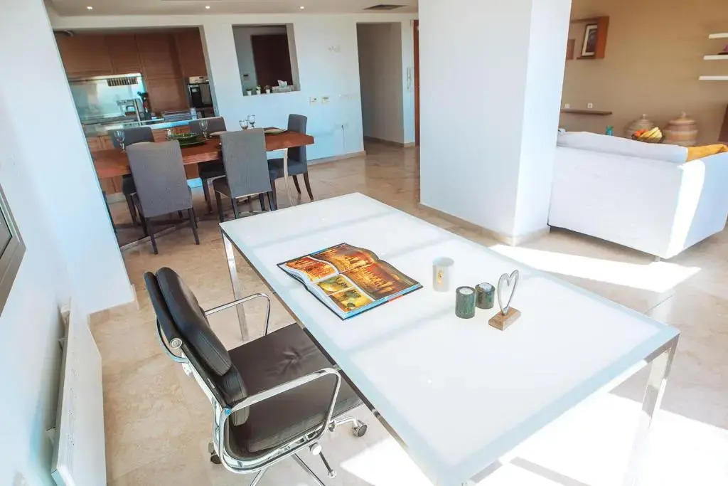 Amathus suite with sea view