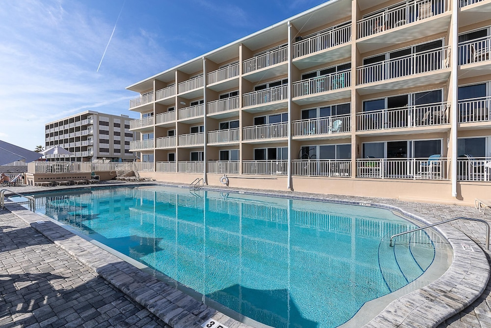 Daytona Inn Beach Resort 409