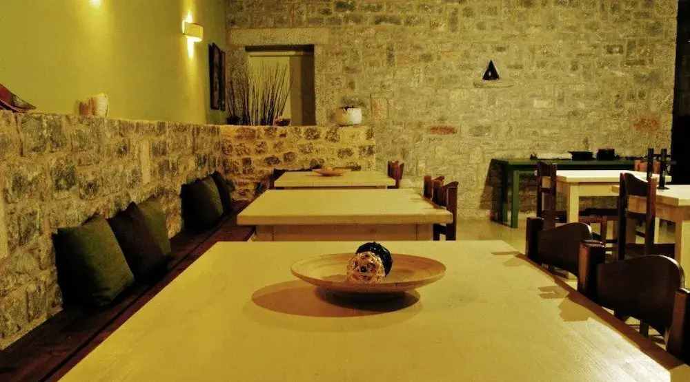 Vlyhada Guesthouse