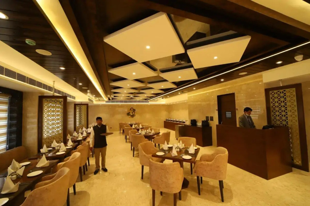 Hotel DVIJ INN