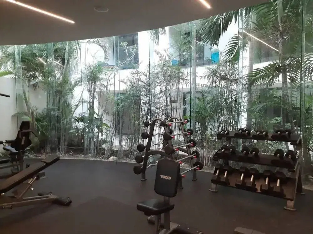 1 Br Steps From the Beach Roof w Ocean View