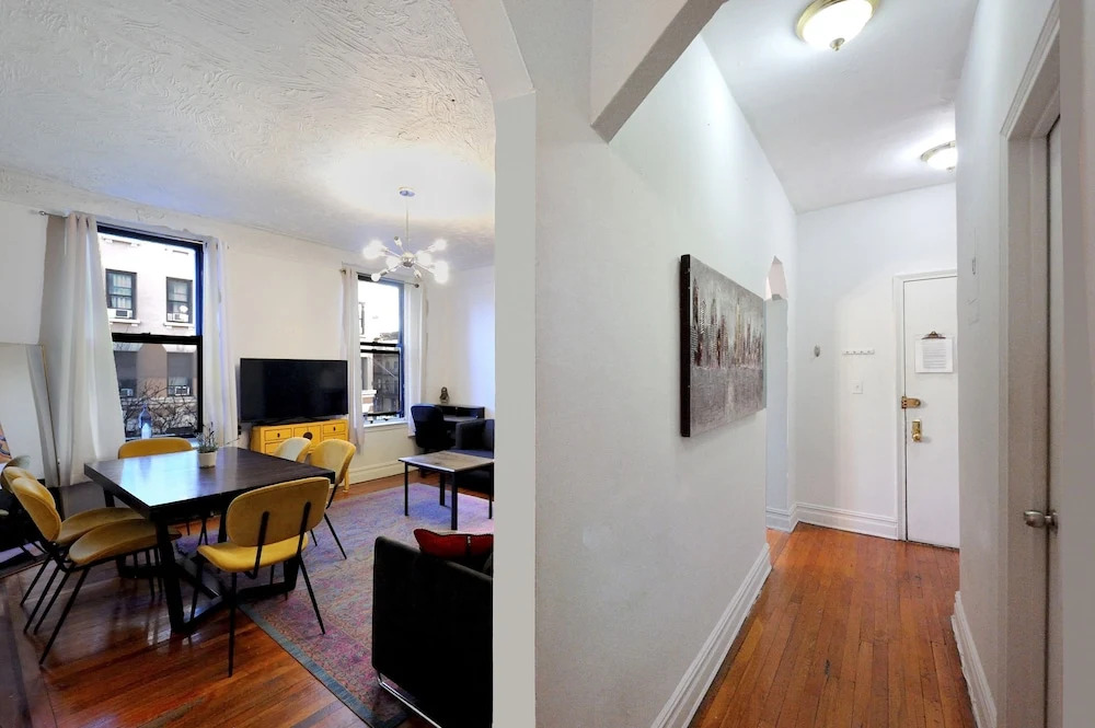 Midtown West Furnished 3 Bedroom Apartment