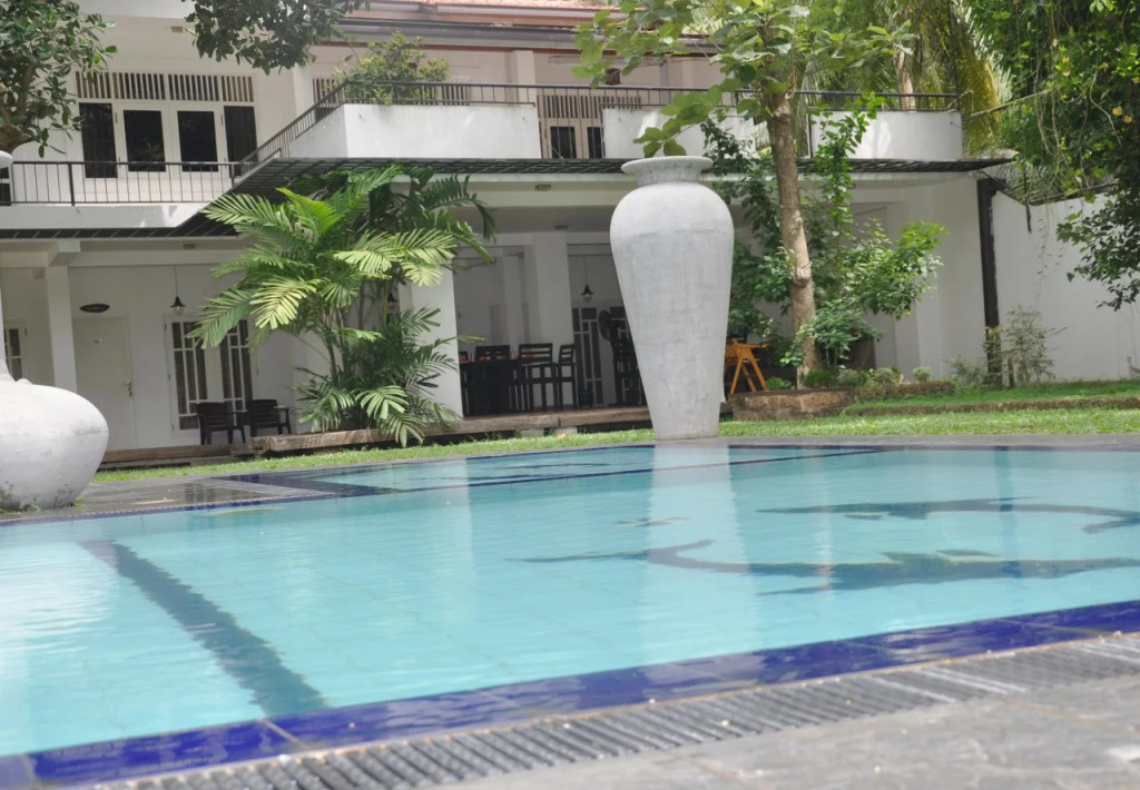 City Hub Hotel