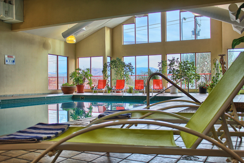 Holiday Inn Hotel & Suites Osoyoos by IHG