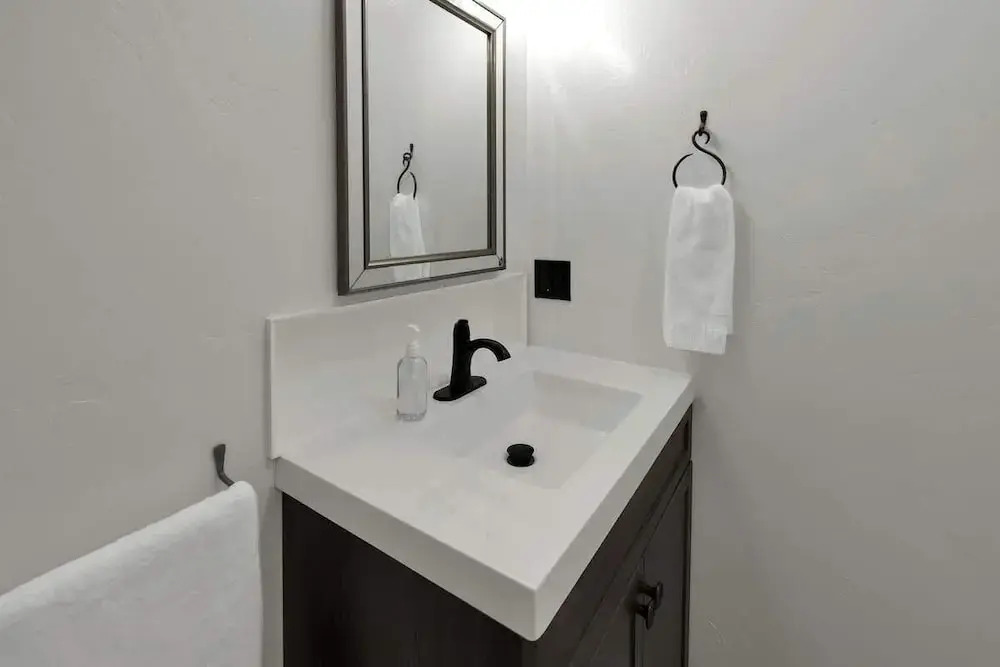 Tejas Suite Walking Distance to Main St!