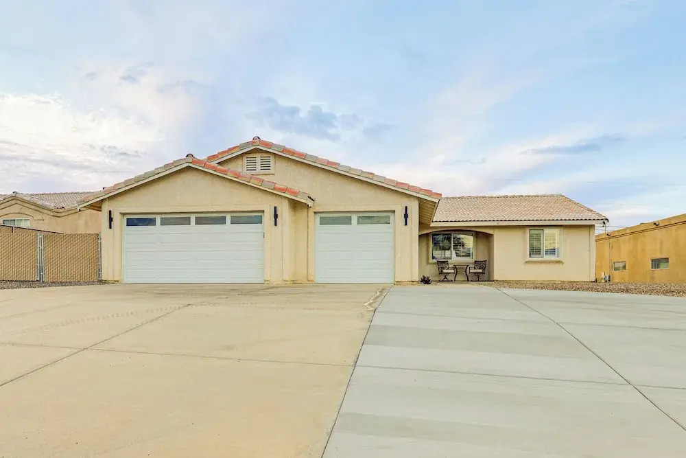Desert Breeze Retreat Near All of Lake Havasu