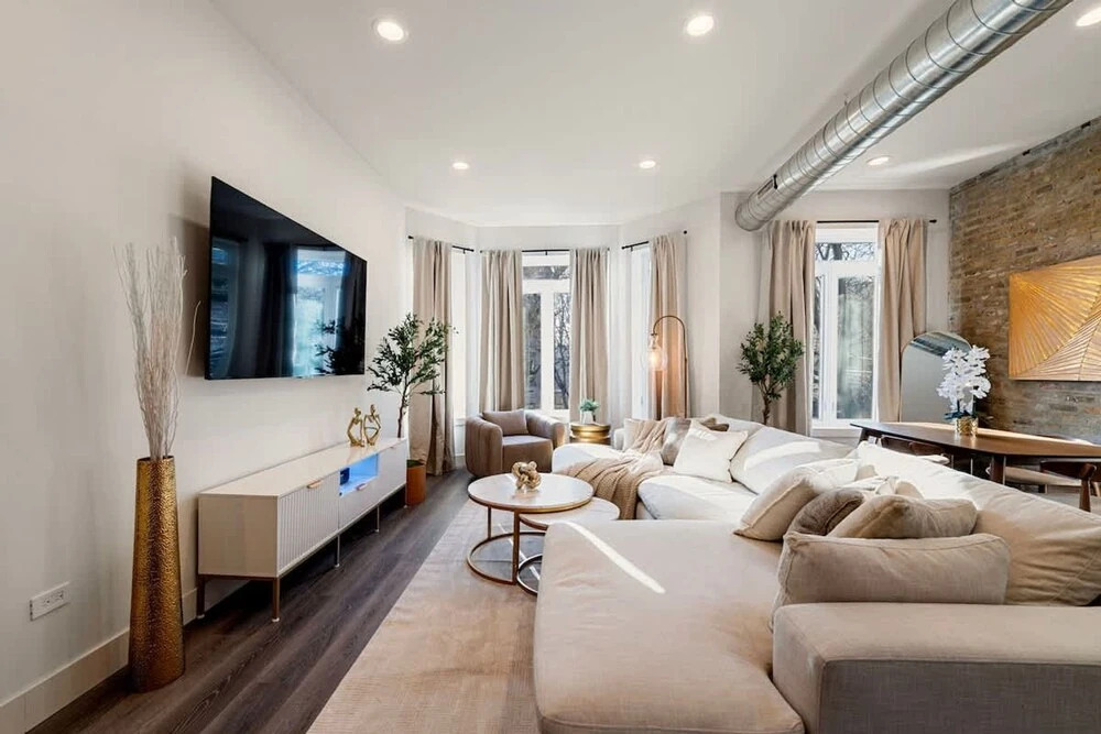 Luxury 2BR Condo in Wicker Park