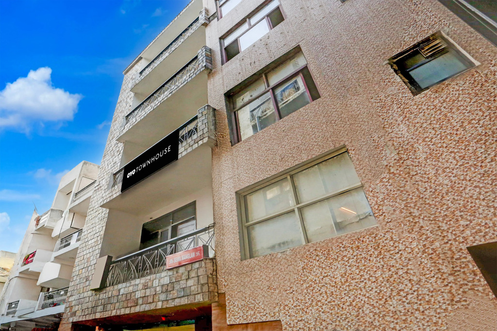 Townhouse Saket Residency Near Saket Metro