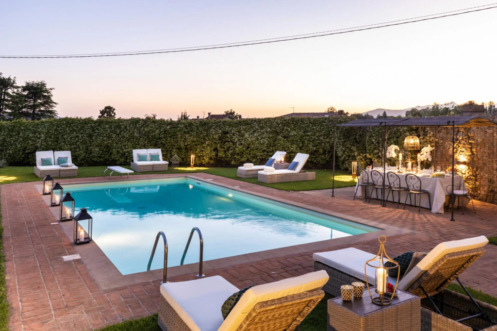 Fattoria Camigliano, Luxury Farmhouse with Pool inside a Wine Estate