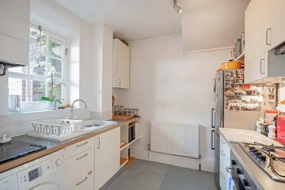 Beautiful 2 Bed Maisonette 13 Mins to Shoreditch