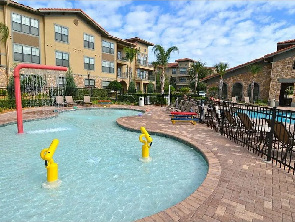 Bella Piazza 906