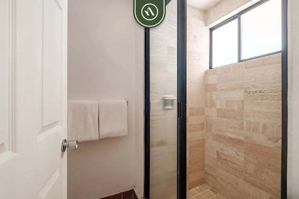Amazing 1 BR Condo - Partial Oceanview - Pool