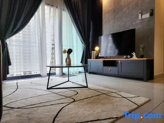 Nilai KLIA Youth City Suite Fully Air-Con Homestay