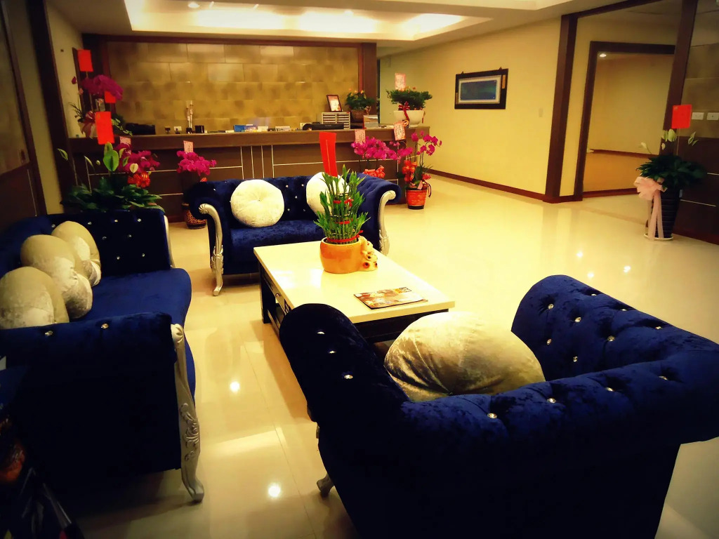 Travel Hero House