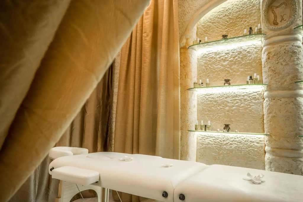Aphrodite Hotel