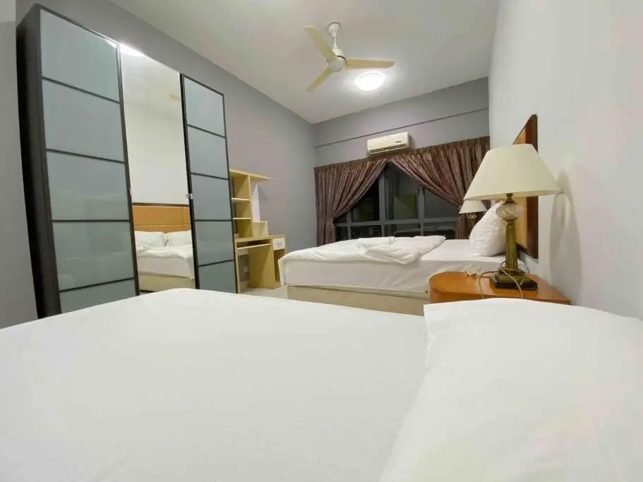 Setiawalk Puchong Penthouse 8-10Pax 4R3B