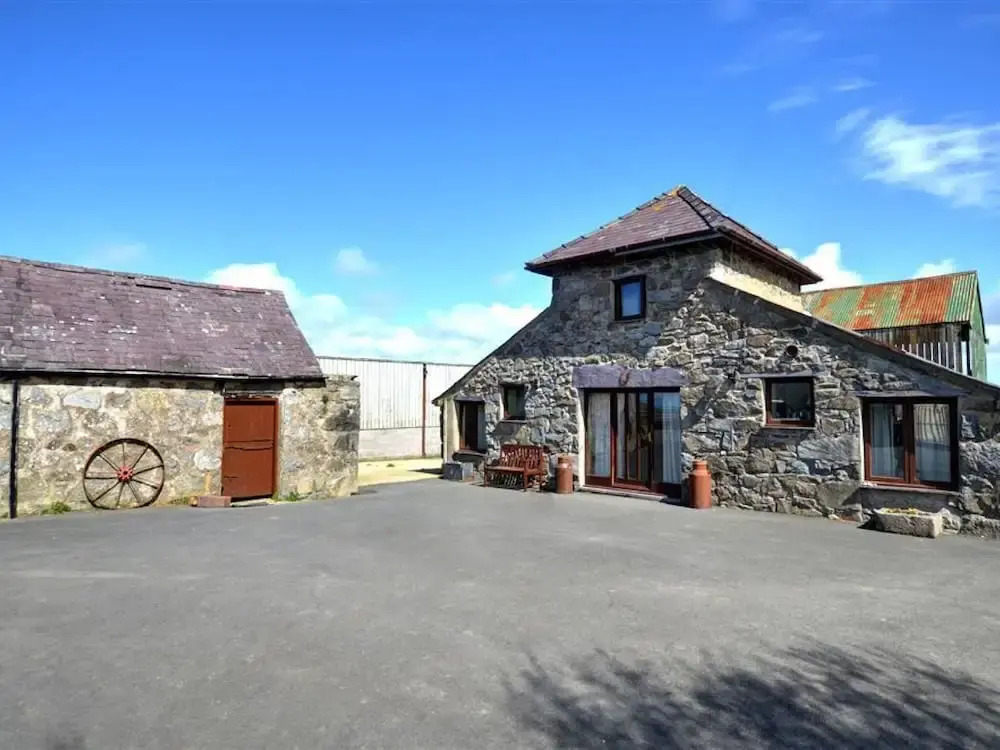Cozy Holiday Home in Llanfaglan near Sea