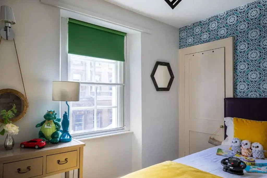 Dream Stays Bath - Trim Street Townhouse with Hot tub