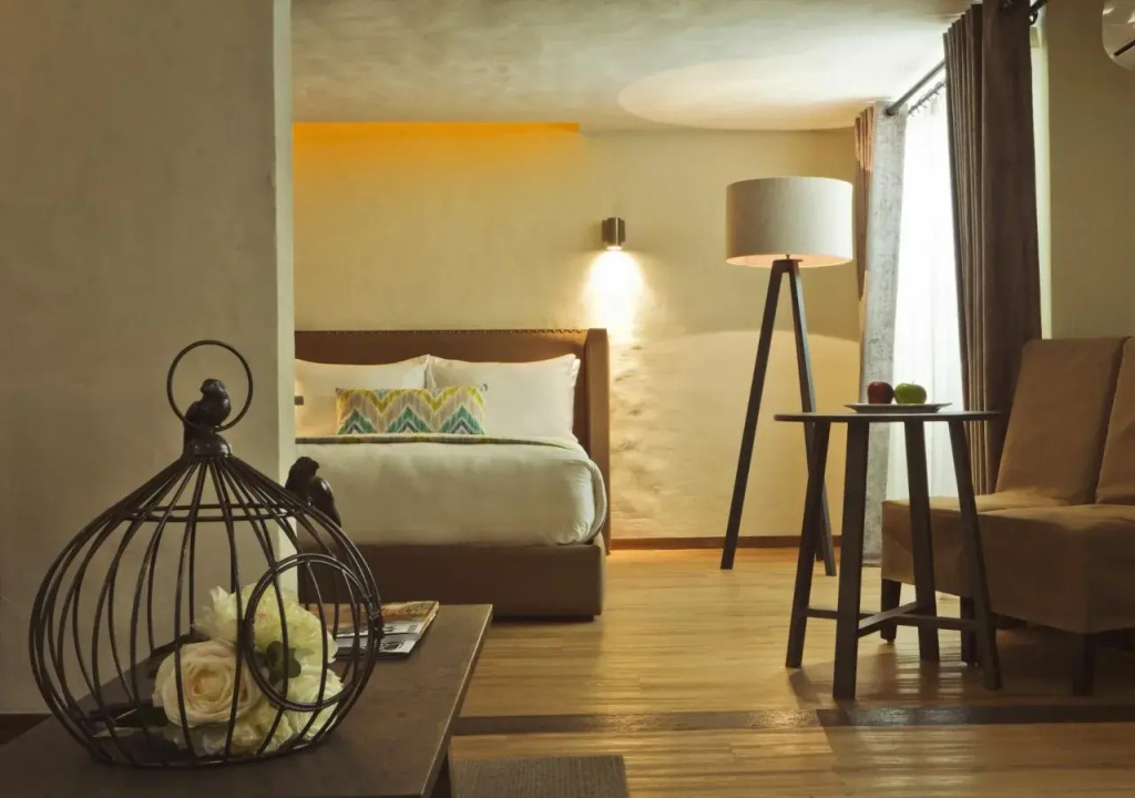 The Alest Hotel