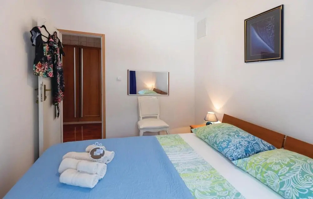 Beautiful Home in Komarna With Wifi and 3 Bedrooms