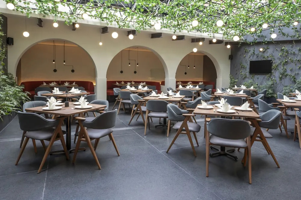 Amberes 64, an Ascend Collection Hotel