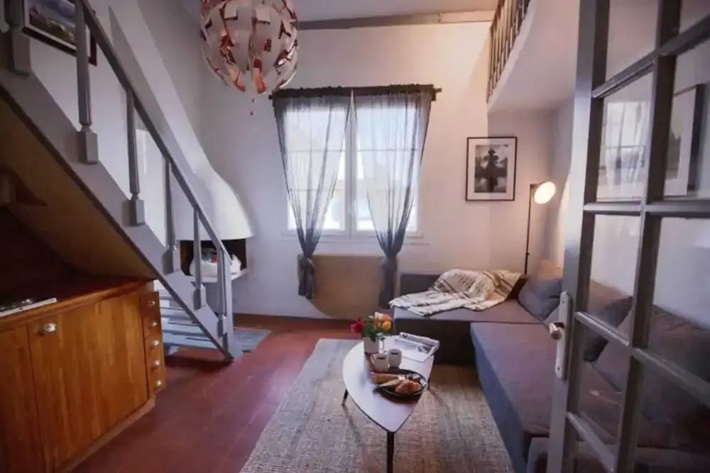 Historic Latin Quarter Loft for up to 4 Guests!