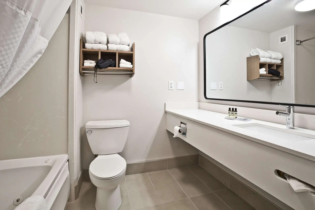 Hawthorn Suites by Wyndham-Oakland/Alameda