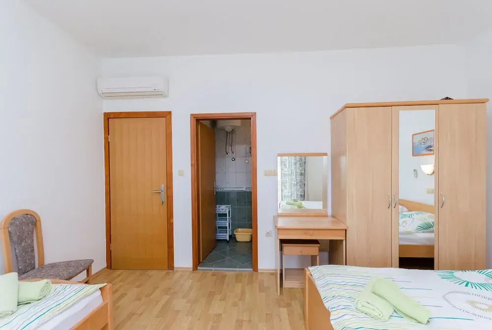 Apartments and Room Ljubica