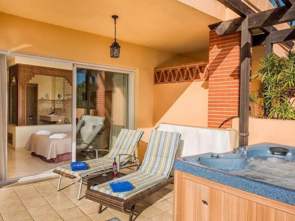Malibu Apartments