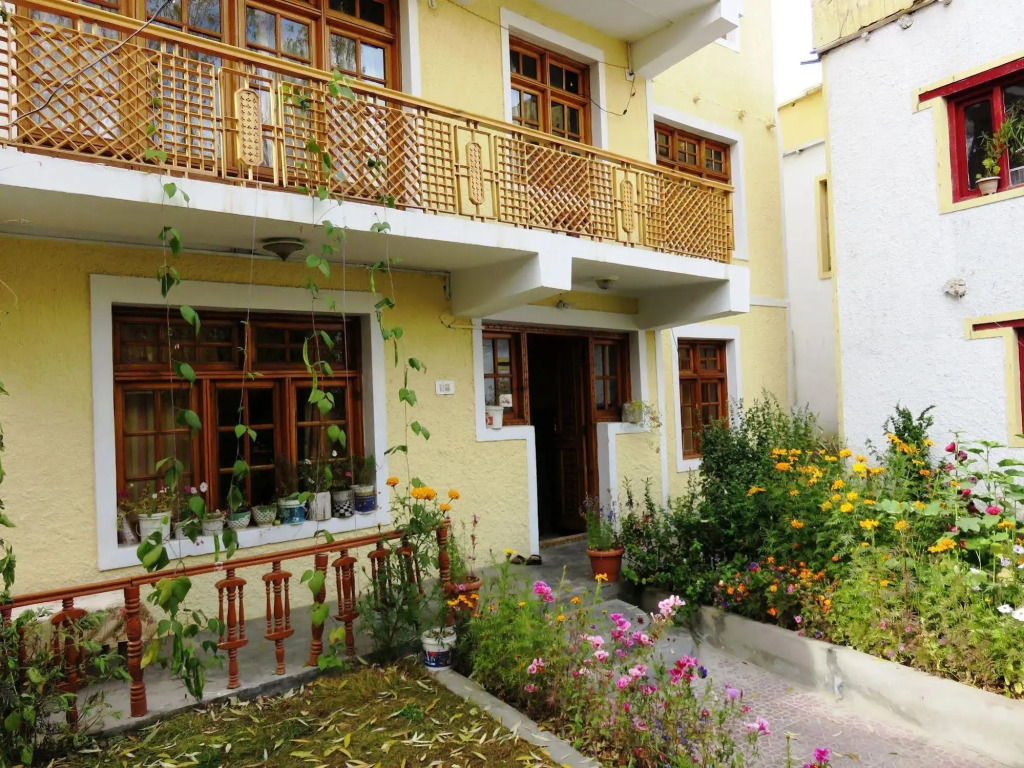 Rahela Guest House & Home Stay
