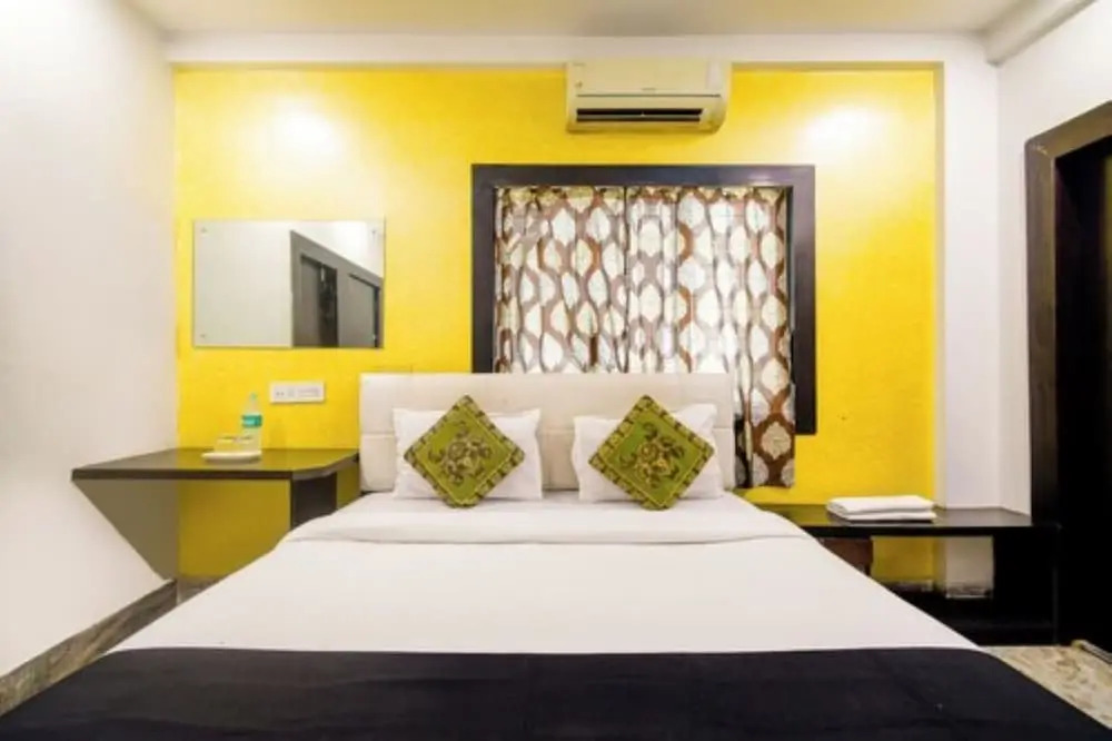 Goroomgo Puja Residency Kolkata