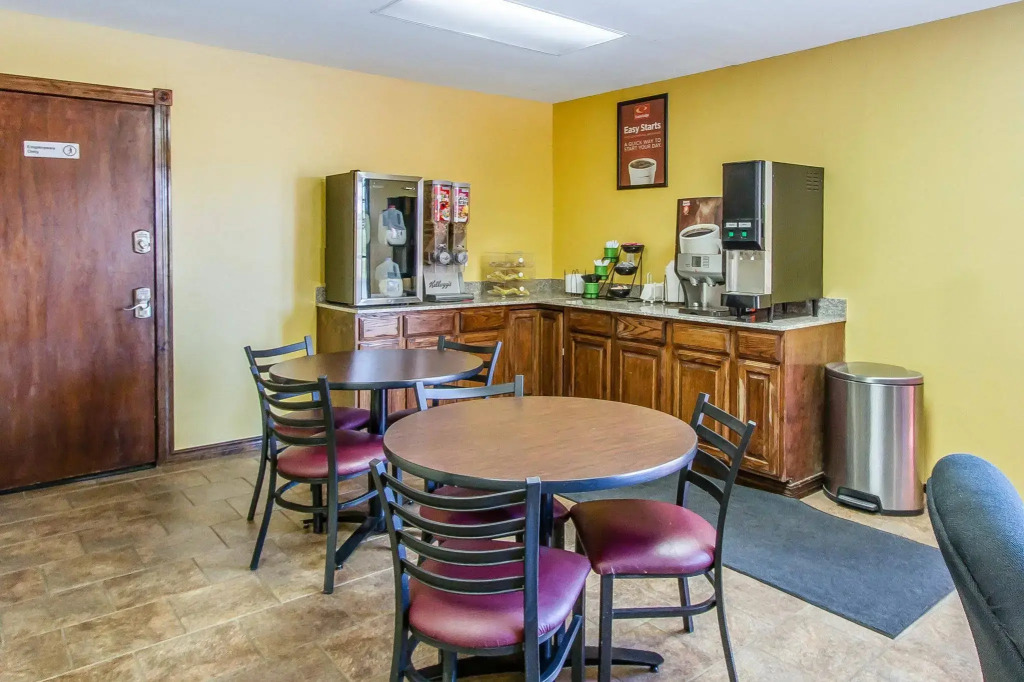 Econo Lodge Purcell